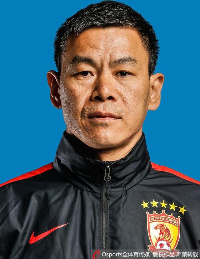她甚至不敢大喊大叫来发泄情绪，生怕叶辰的这帮手下再跟她过不去。